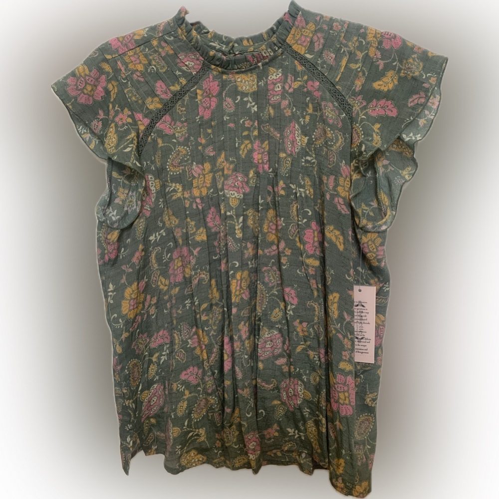 Pretty Nanette Lepore blouse for any season NWT